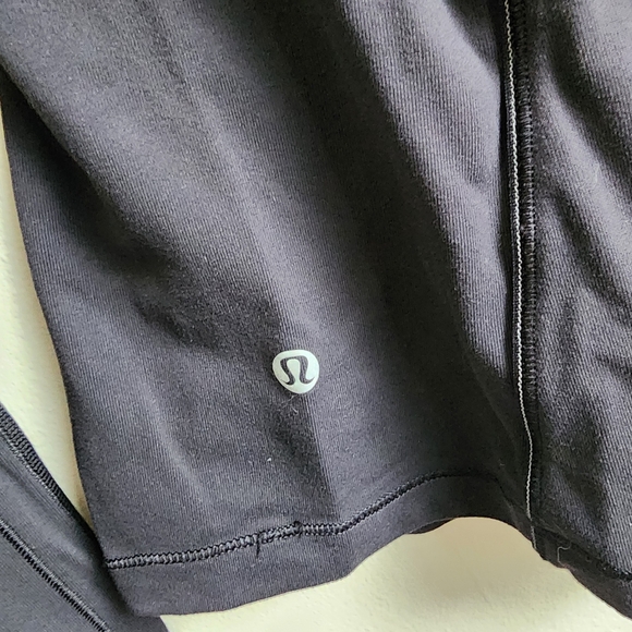 Lululemon Run Briskly 1/2 Zip Size 4 - Picture 4 of 7